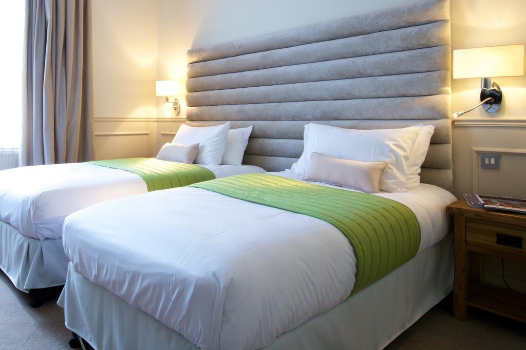 The Talbot 4* Woking